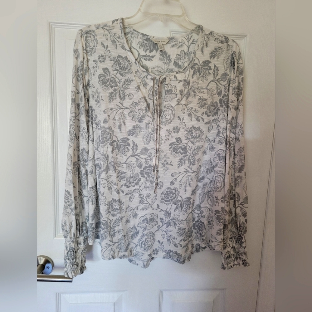 Lucky Brand Grey/White Top Size L